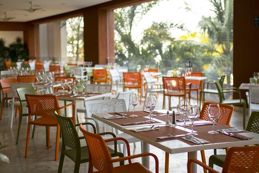 Azul Ixtapa Grand All Inclusive Suites - Spa & Convention Center Restaurang bild